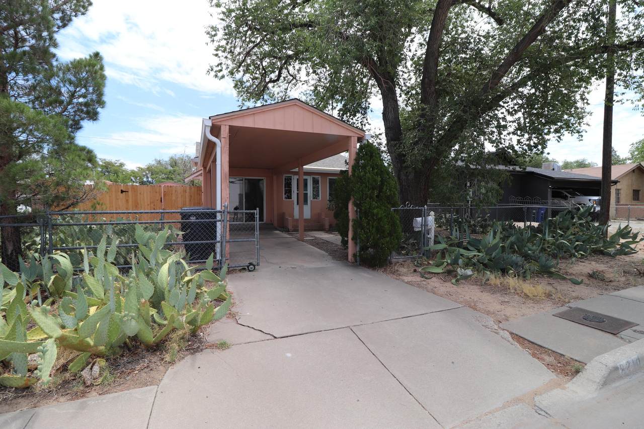 2210 Commercial Street - Photo 1