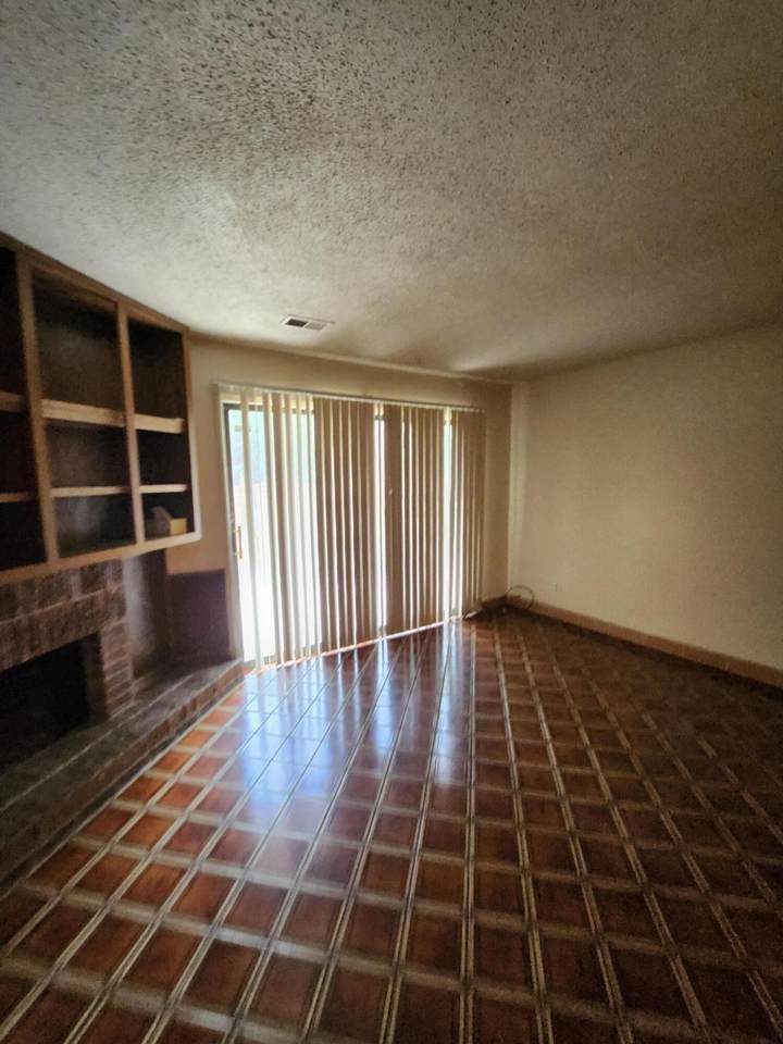 3827 Montgomery - Photo 1
