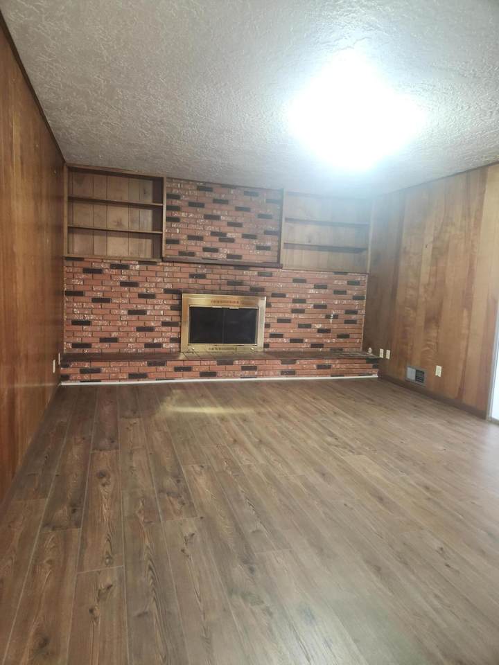 8505 Hannett Avenue - Photo 1