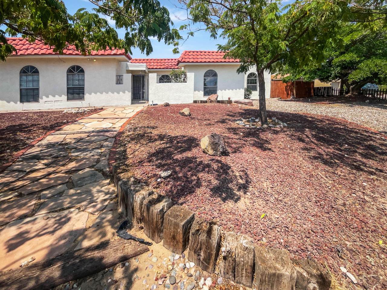 802 Pinetree Road - Photo 1