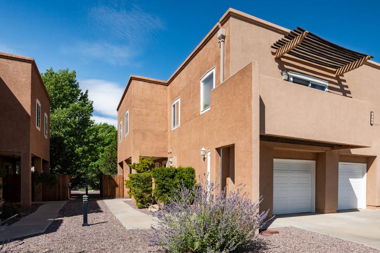 1009 Mineral Way - Photo 1