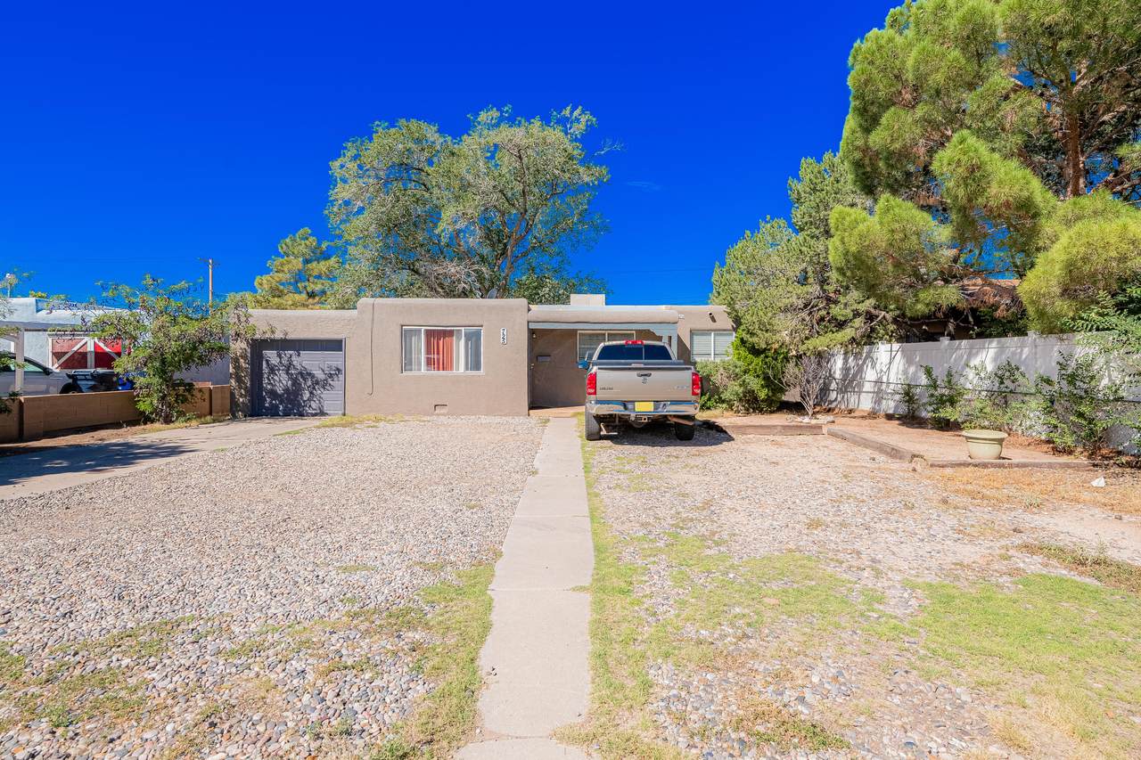 725 Louisiana Boulevard - Photo 1