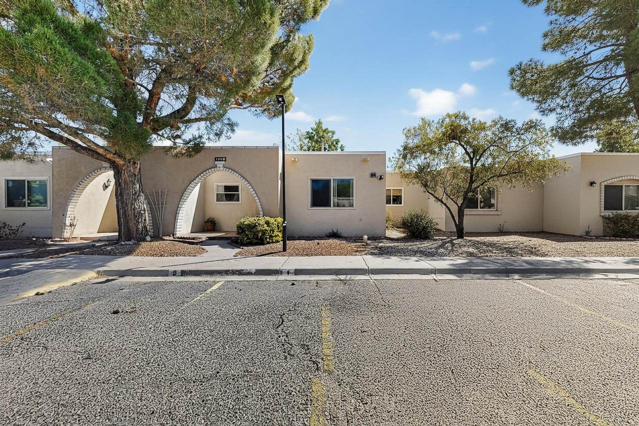 1344 Grande Boulevard - Photo 1