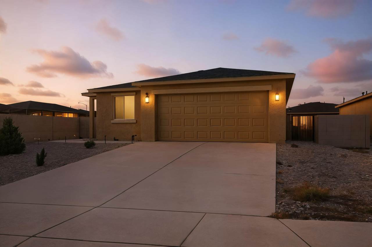 2404 Calle Del Los Claveles - Photo 1