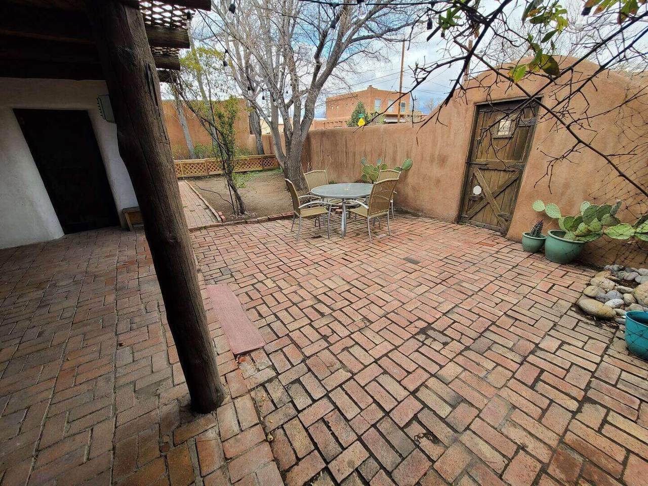 215 19th Street - Photo 1