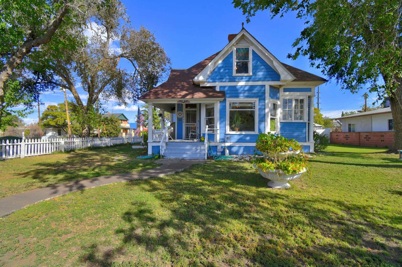 422 Dalies Avenue - Photo 1