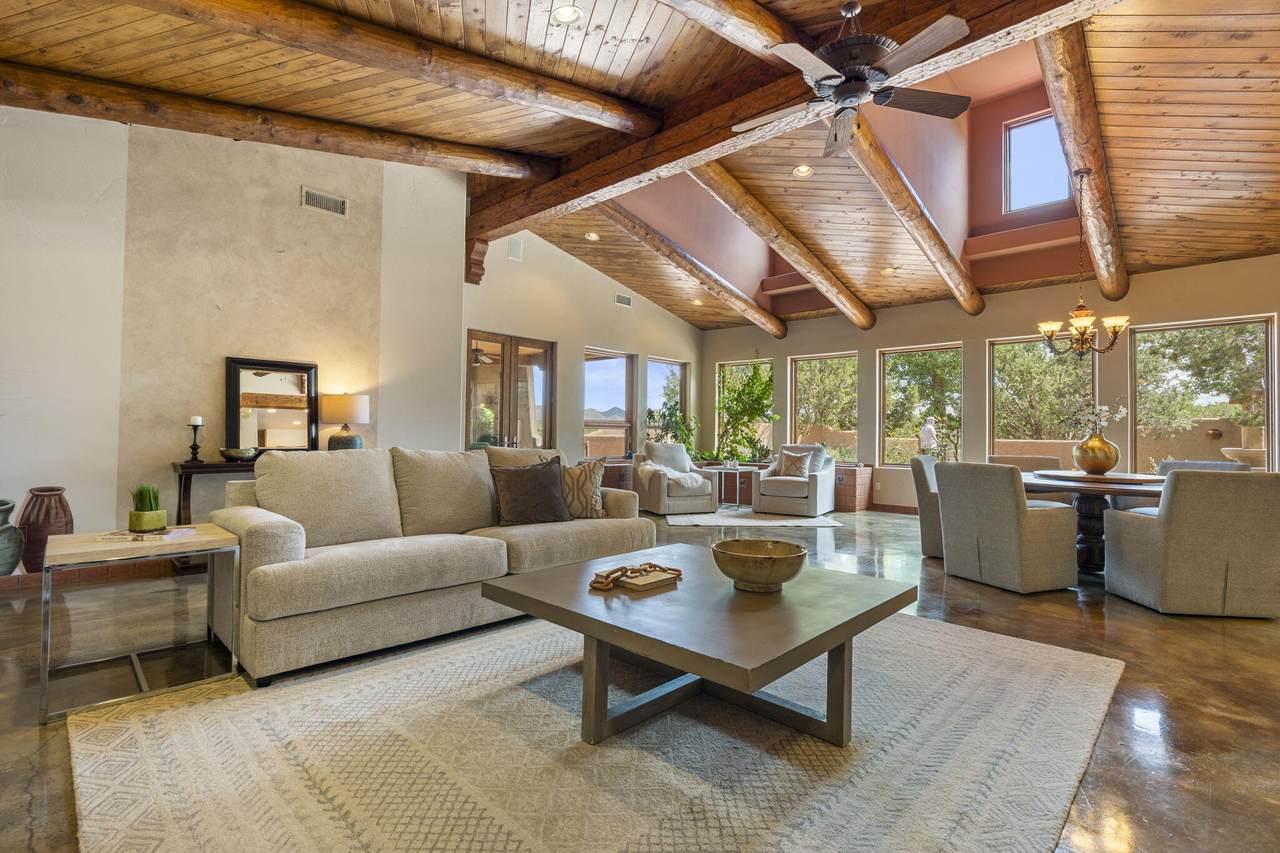 7 La Quinta - Photo 1