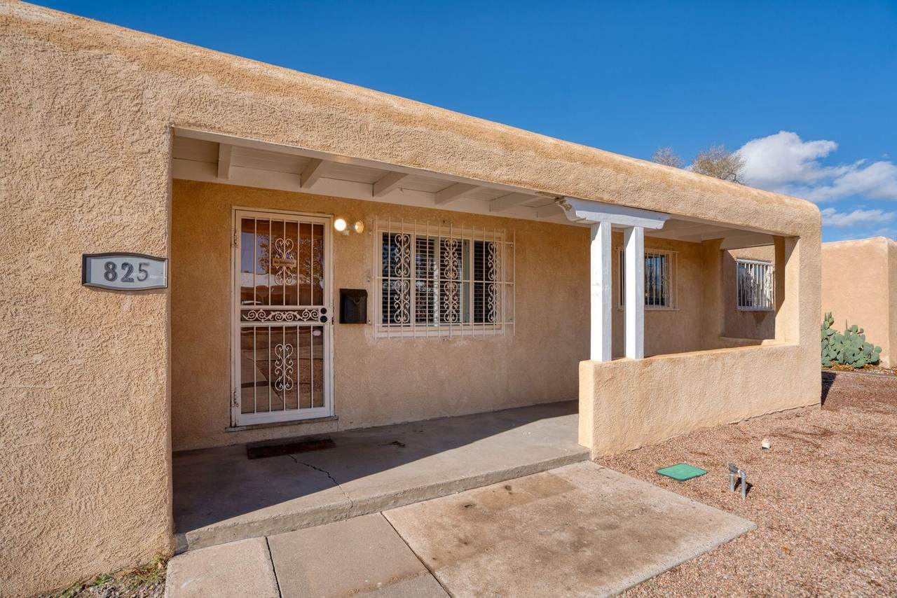 825 Dakota Street - Photo 1