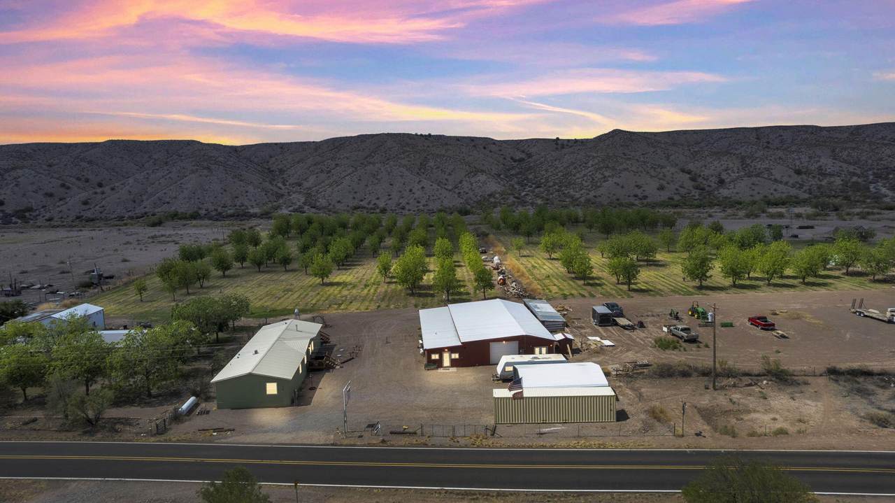 714 52 Highway - Photo 1