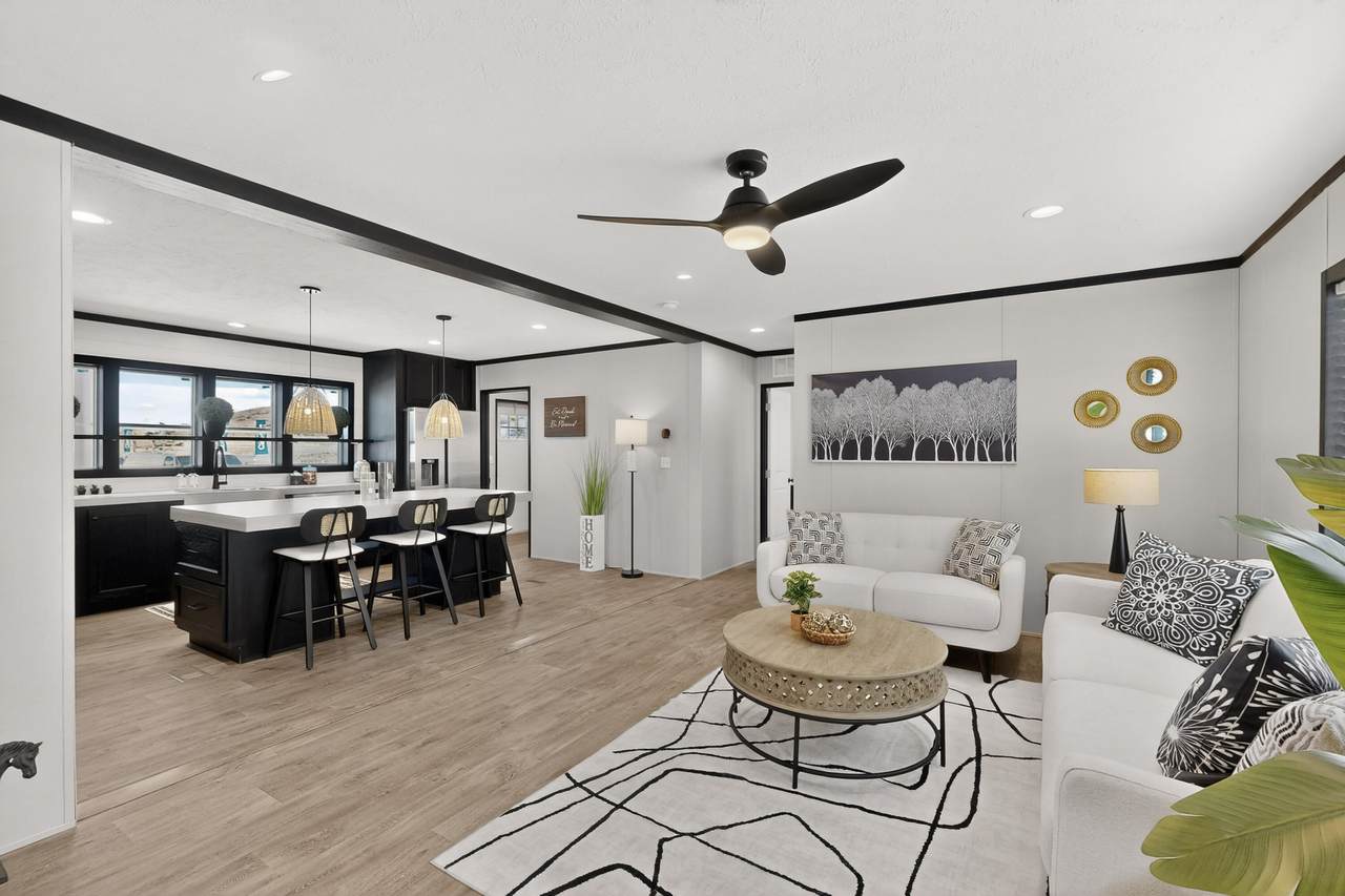 1605 2nd Avenue - Photo 1