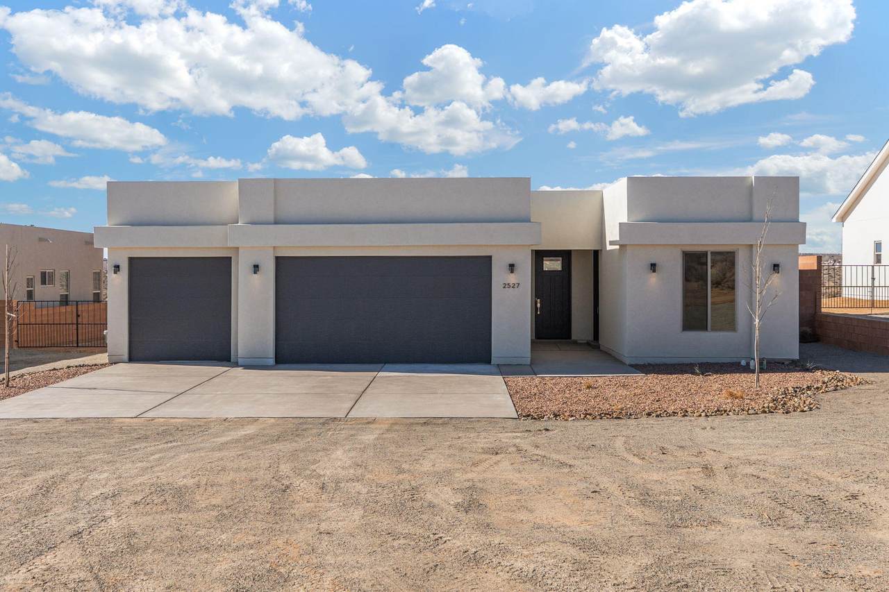 2527 Box Lake Drive - Photo 1