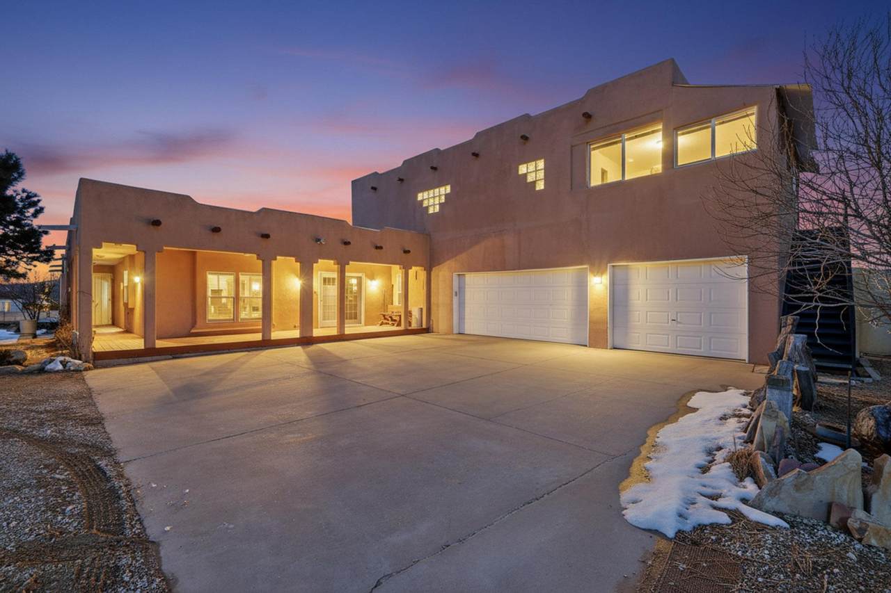 4 Glitter Gulch Way - Photo 1