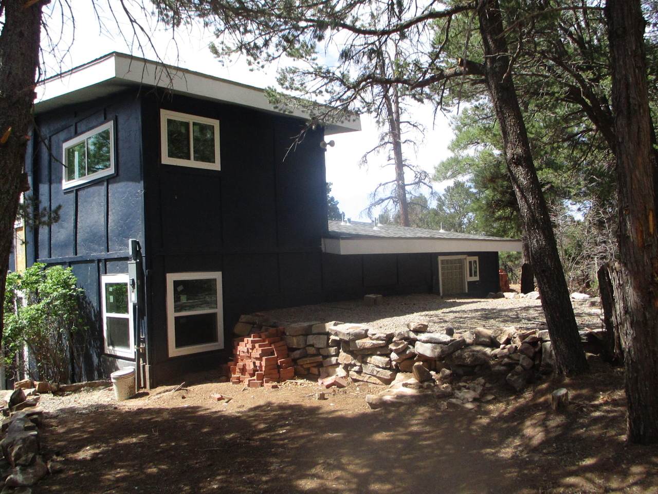 23 Skyland Boulevard - Photo 1
