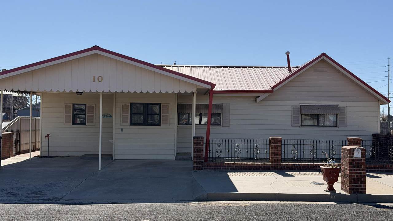 10 Adams Street - Photo 1