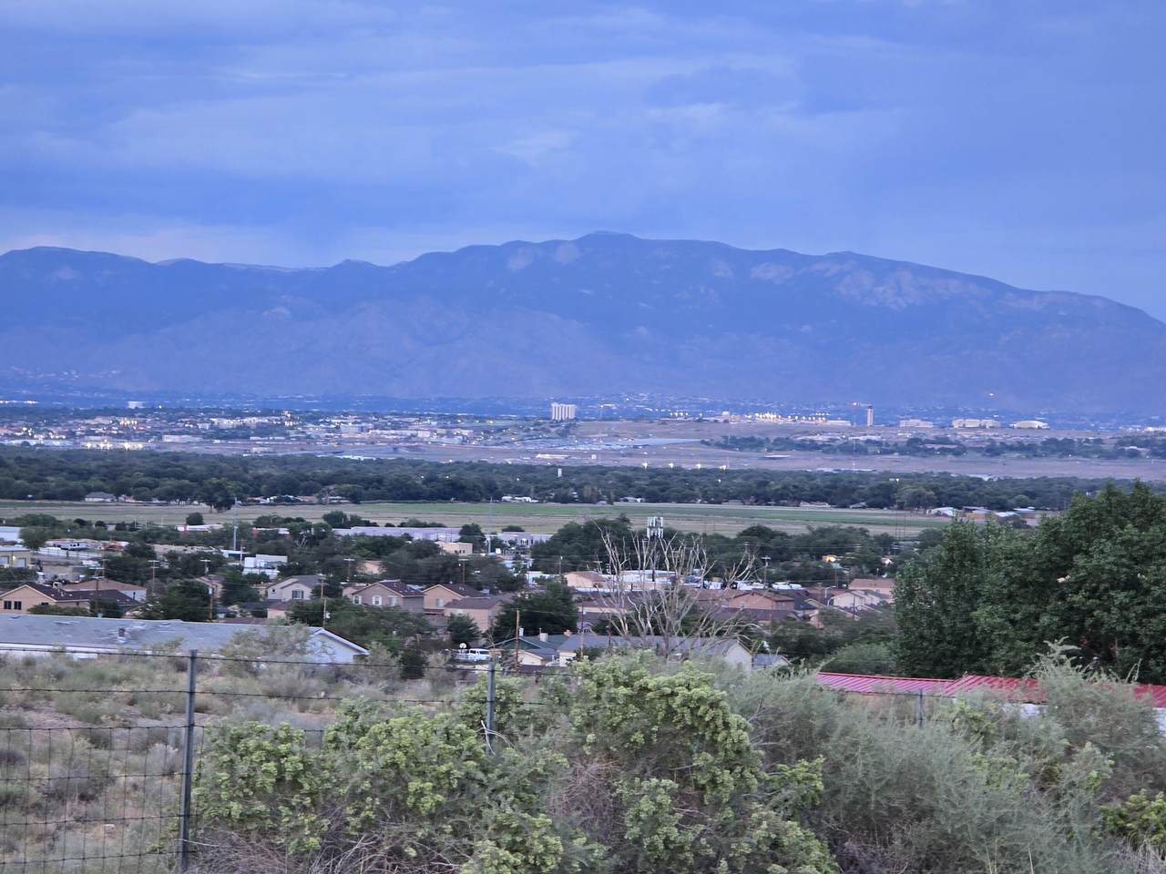 https://bt-photos.global.ssl.fastly.net/swmls/1280_boomver_1_1099026-2.jpg