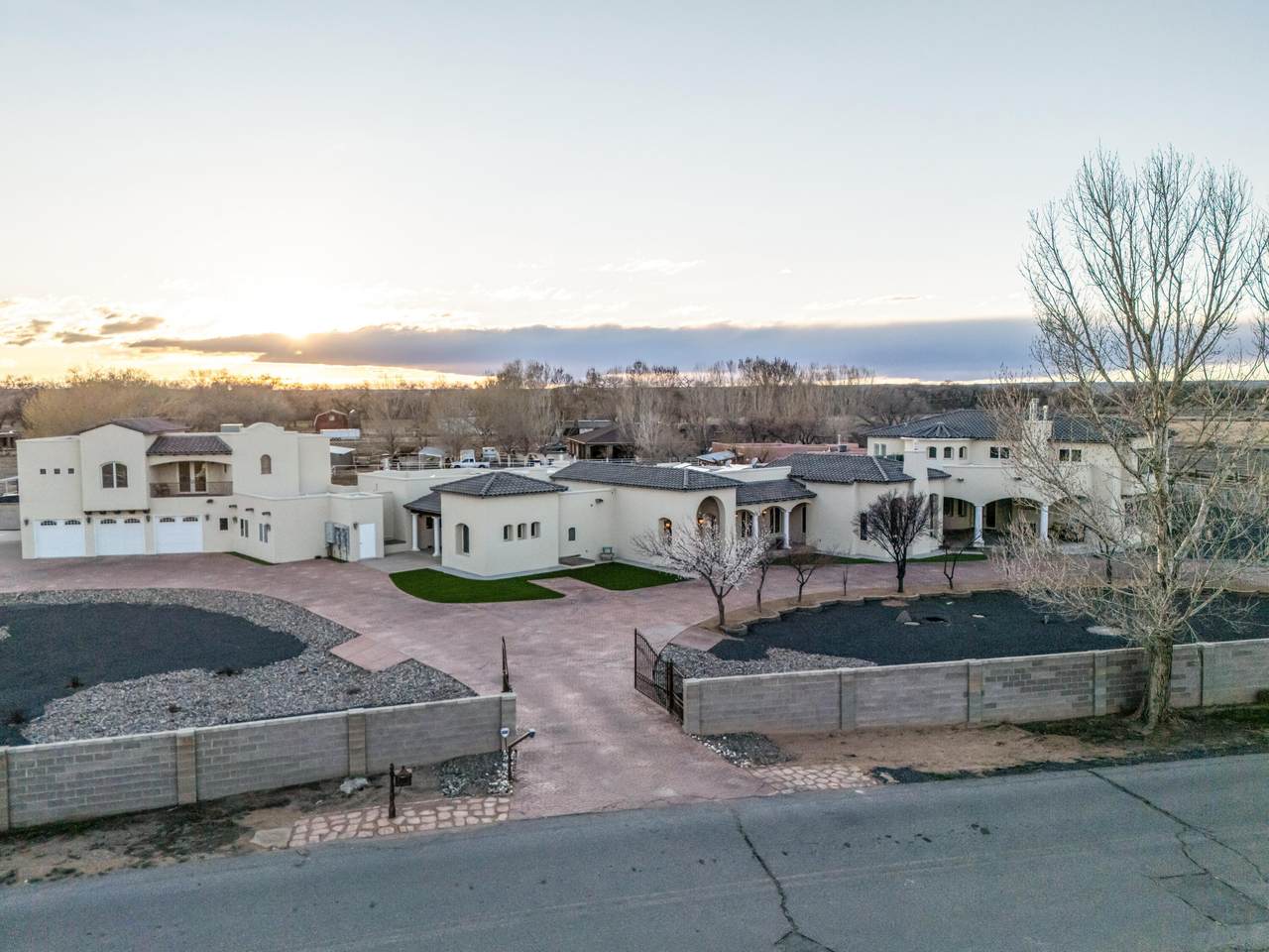 800 Salida Sandia - Photo 1
