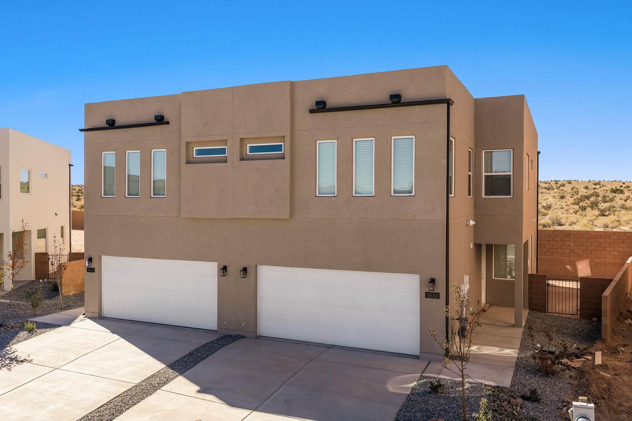 3652 Queen Court - Photo 1