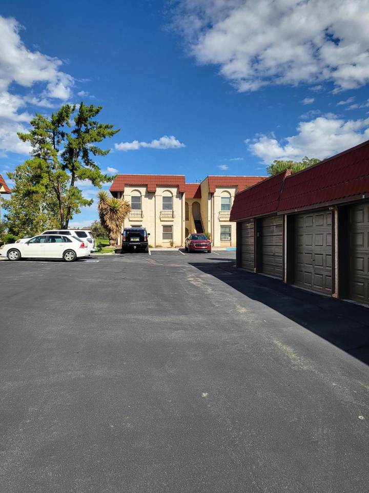 829 Country Club Drive - Photo 1