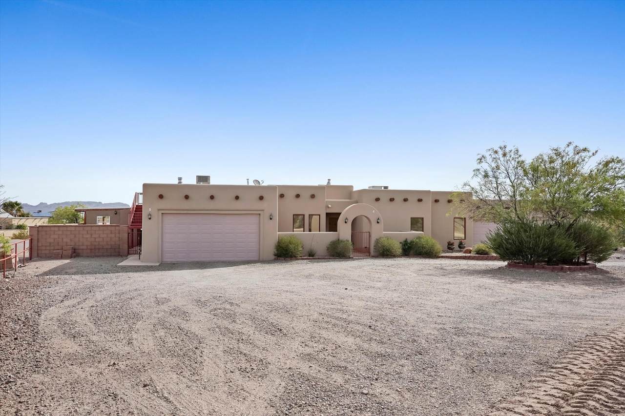 401 Roadrunner Circle - Photo 1