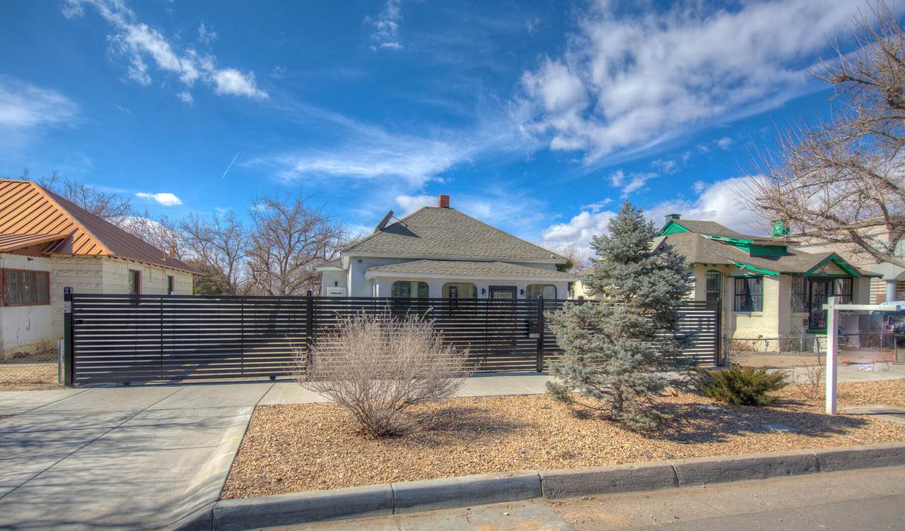 1105 Broadway Boulevard - Photo 1