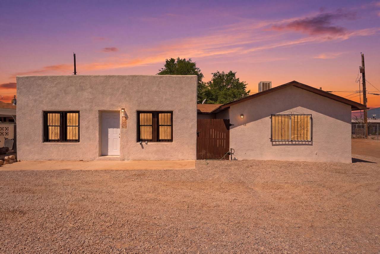 1605 7th Street - Photo 1