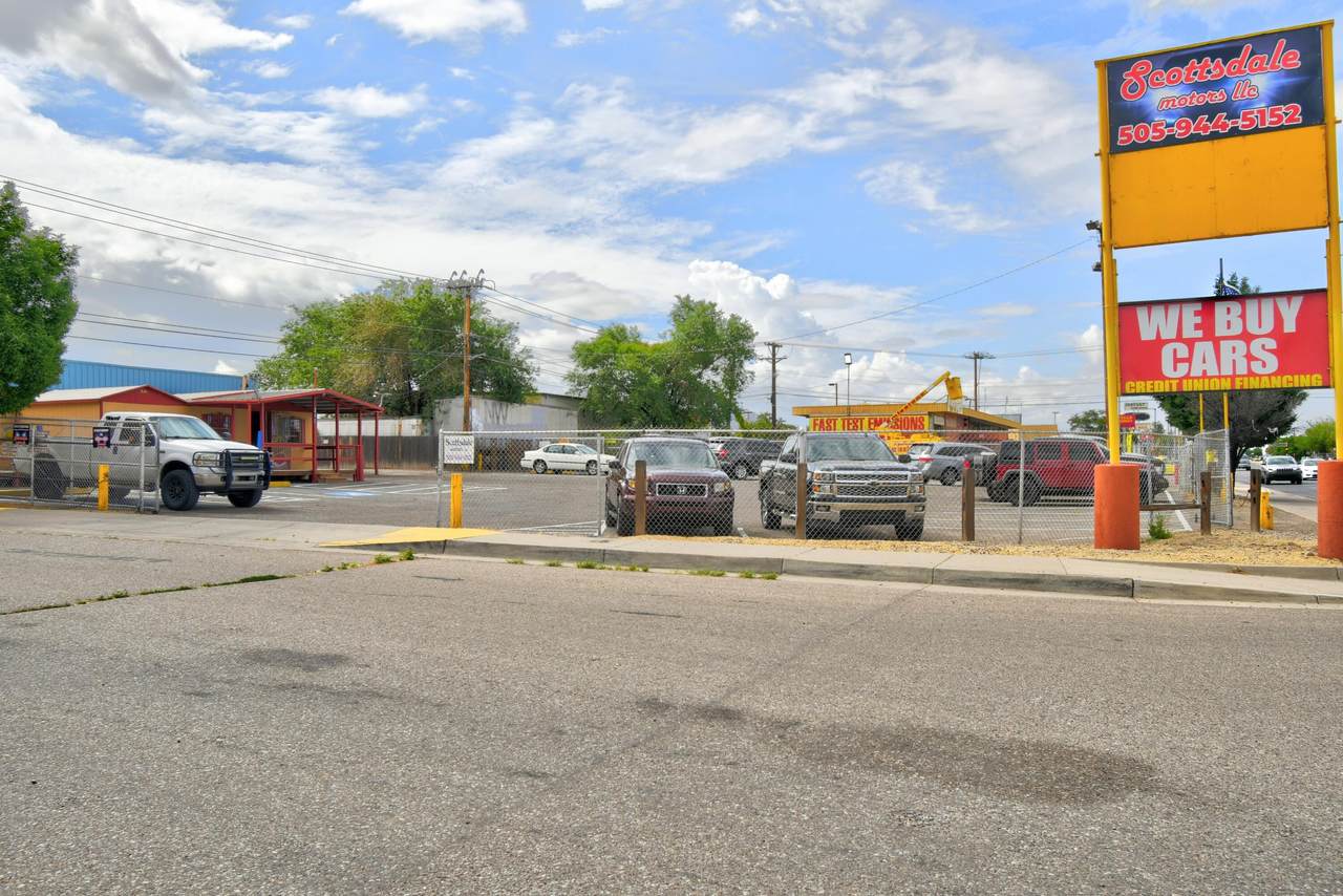 340 Juan Tabo Boulevard - Photo 1
