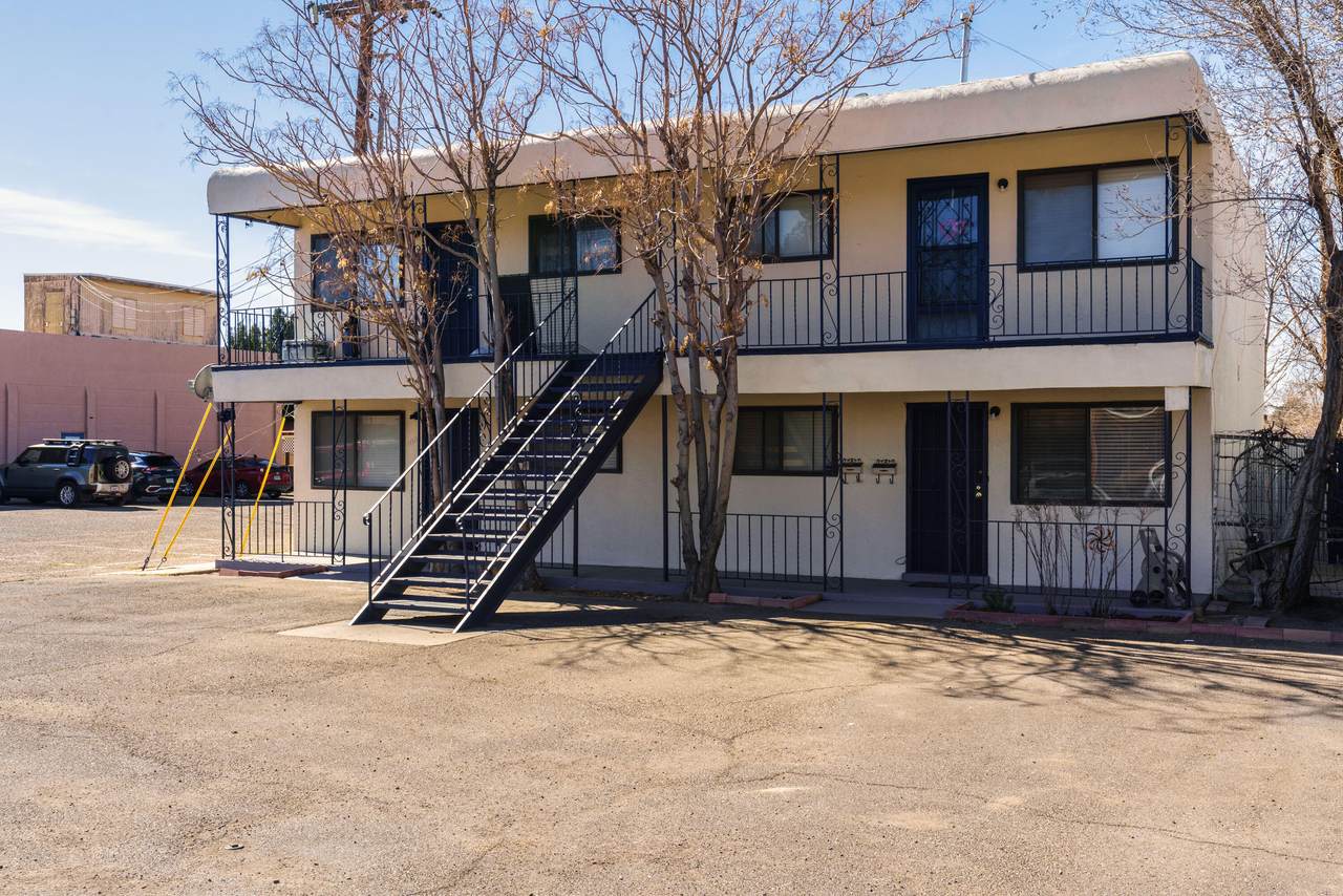 1005 Carlisle Boulevard - Photo 1