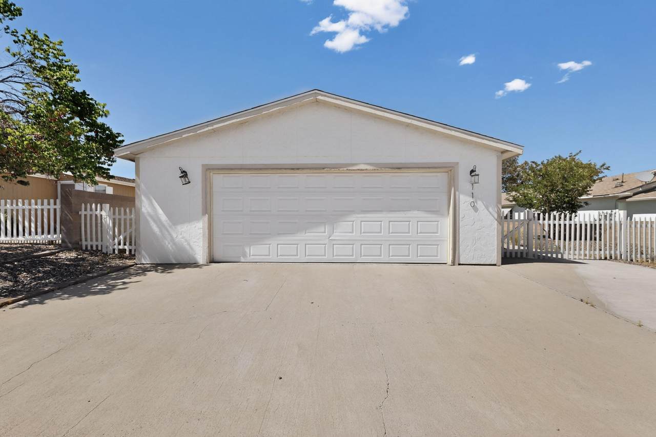 110 Sunrise Bluffs Drive - Photo 1
