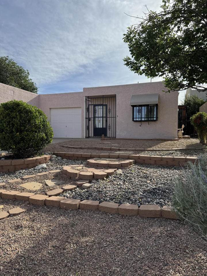 5516 Delhi Street - Photo 1