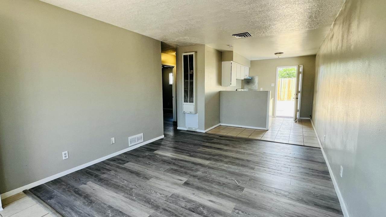 419 Dallas Street - Photo 1