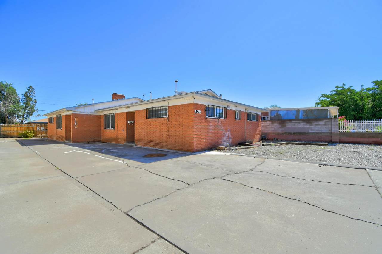 3513 Crest Avenue - Photo 1