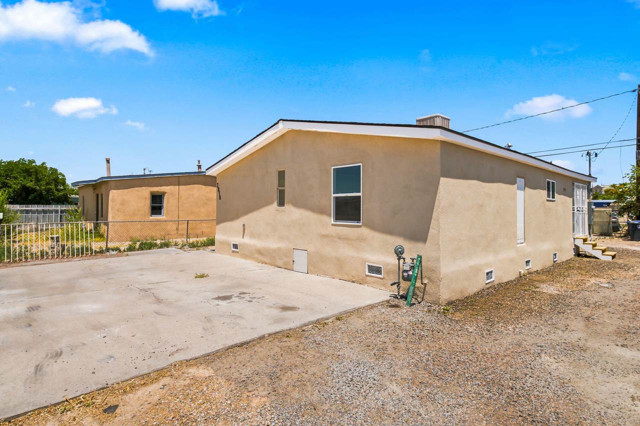 2818 John Street - Photo 1