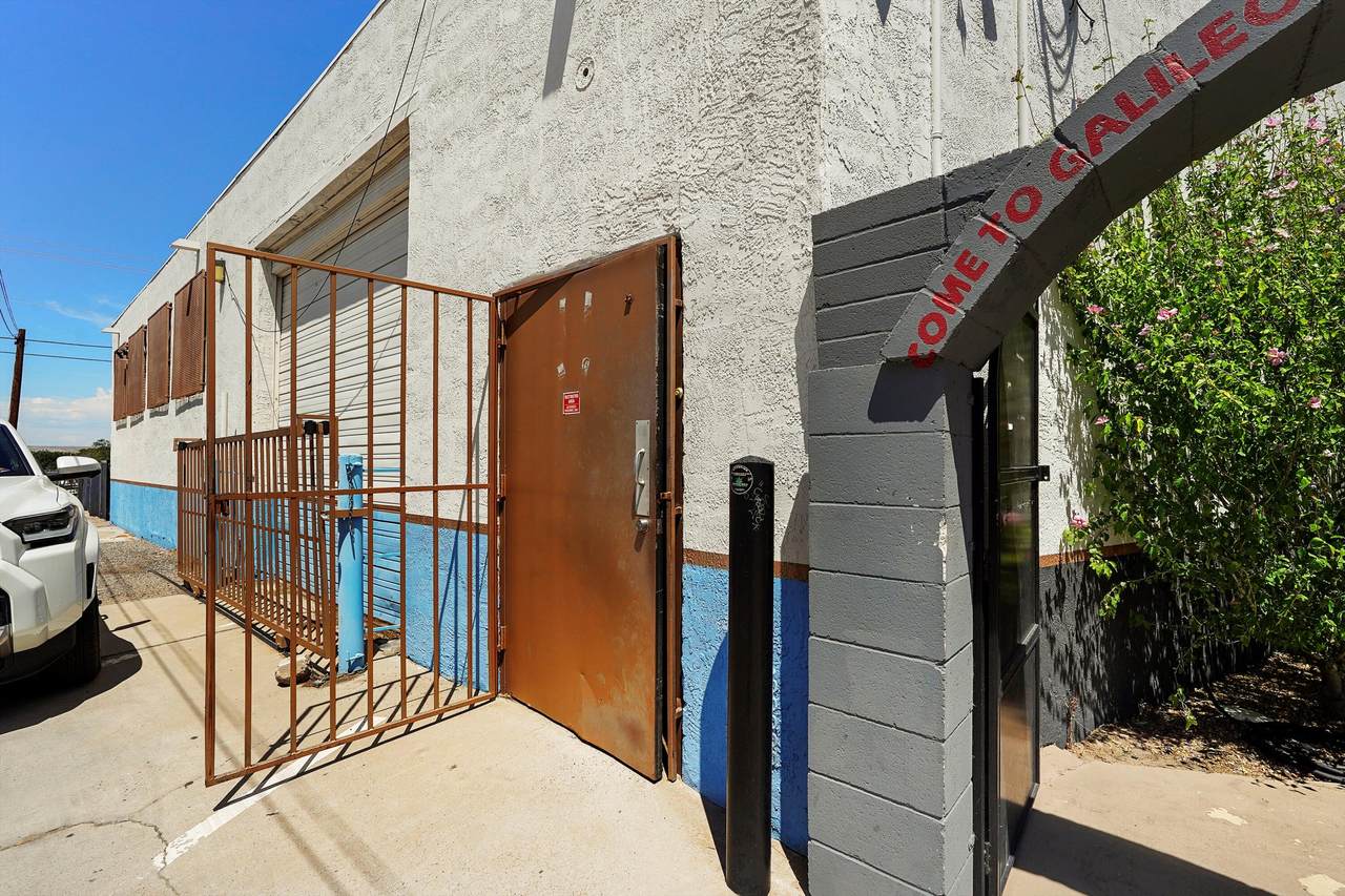637 Broadway Boulevard - Photo 1
