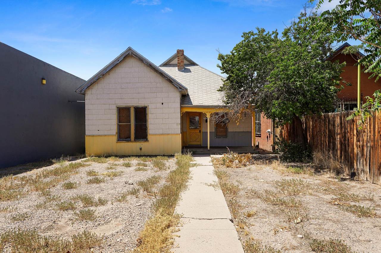 635 Broadway Boulevard - Photo 1