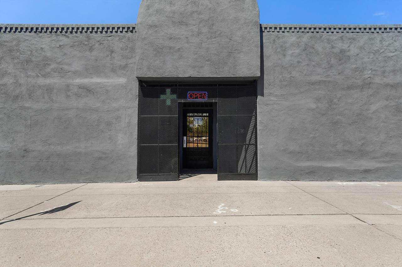 637 Broadway Boulevard - Photo 1