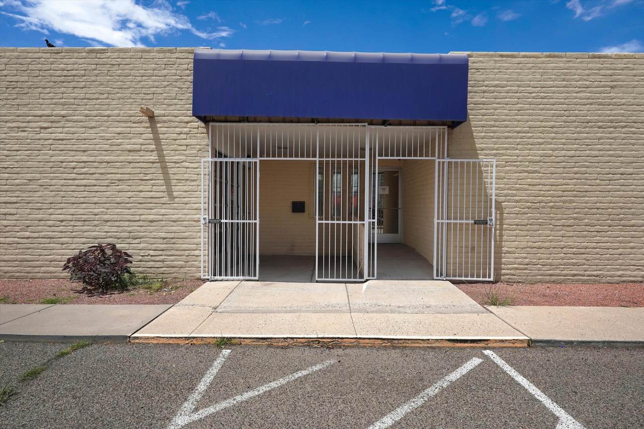 718 Lomas Boulevard - Photo 1