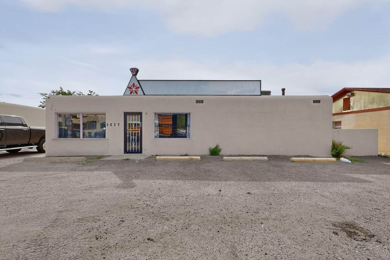 2837 San Mateo Boulevard - Photo 1