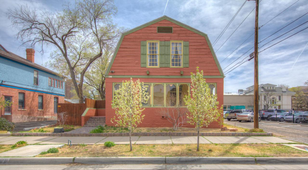 216 9Th Street - Photo 1