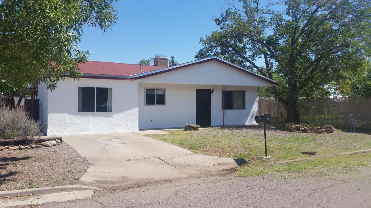 914 Bee Court - Photo 1