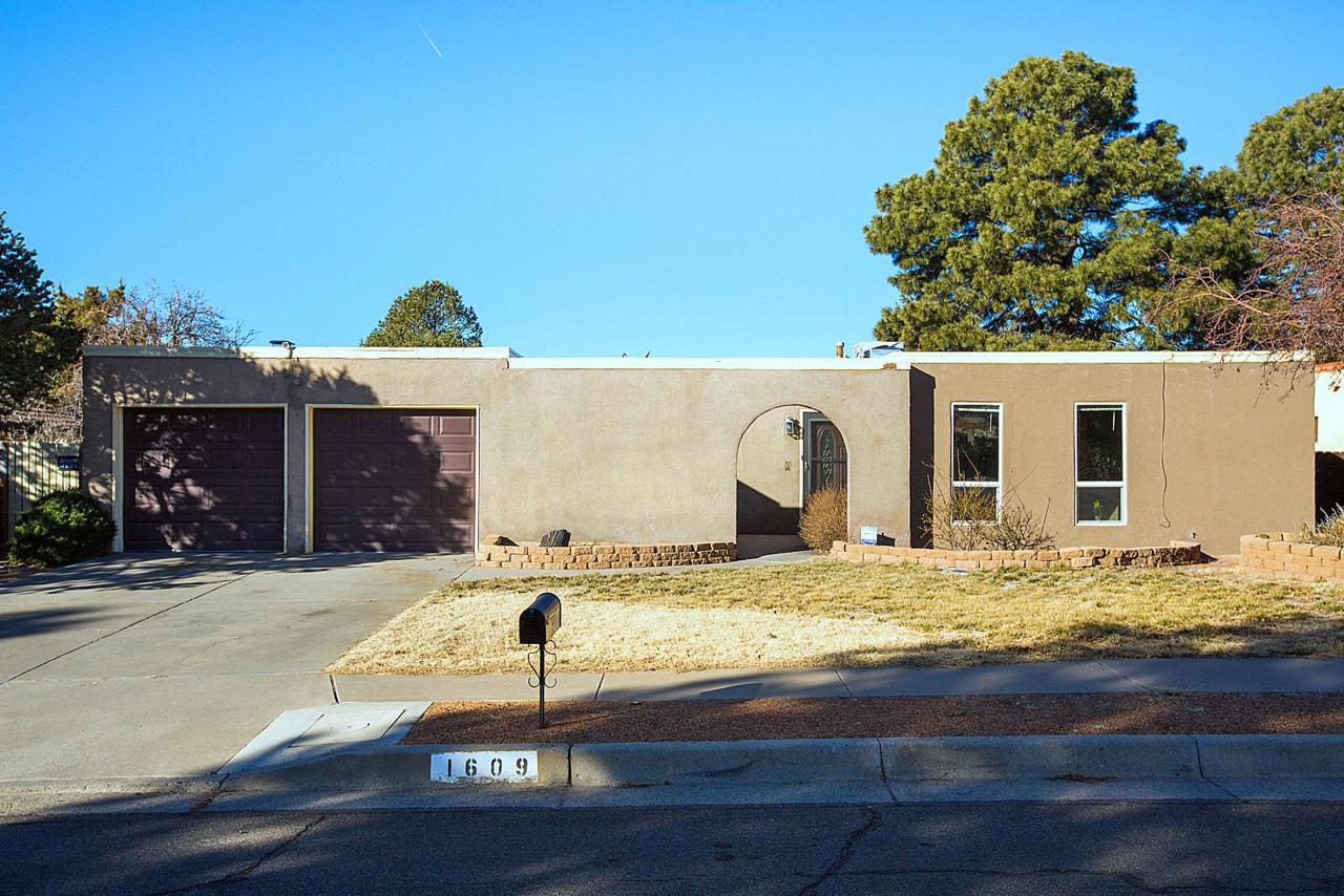 1609 Eastridge Drive - Photo 1