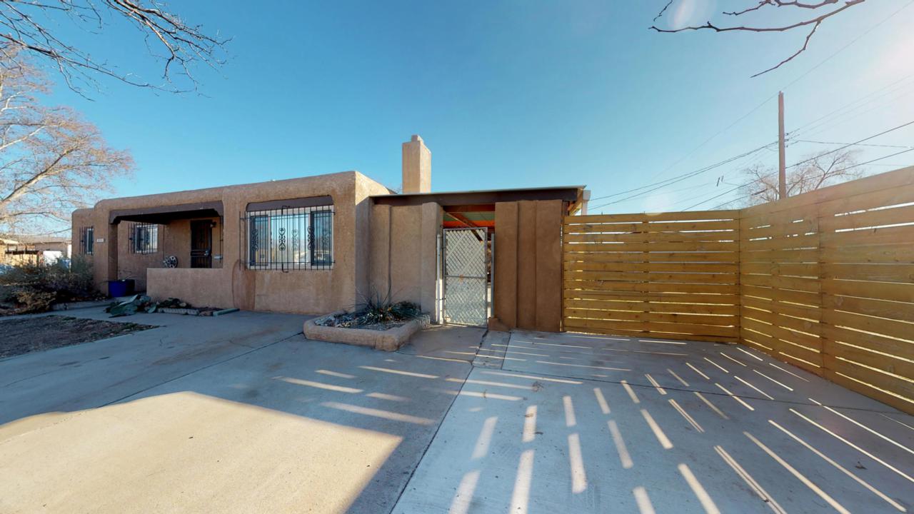 901 Dakota Street - Photo 1
