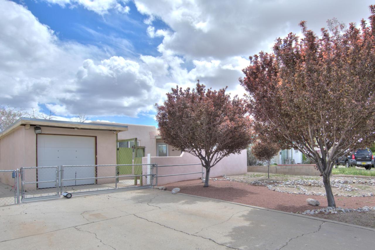 604 Grove Street - Photo 1