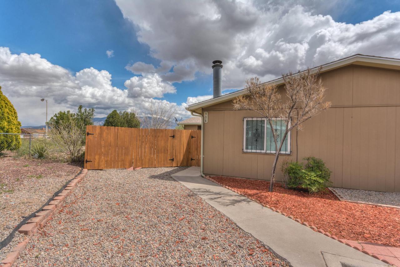 908 Los Reyes Court - Photo 1