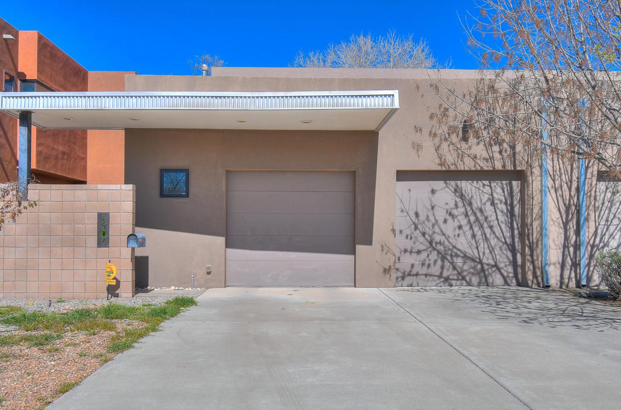 1507 San Patricio Avenue - Photo 1