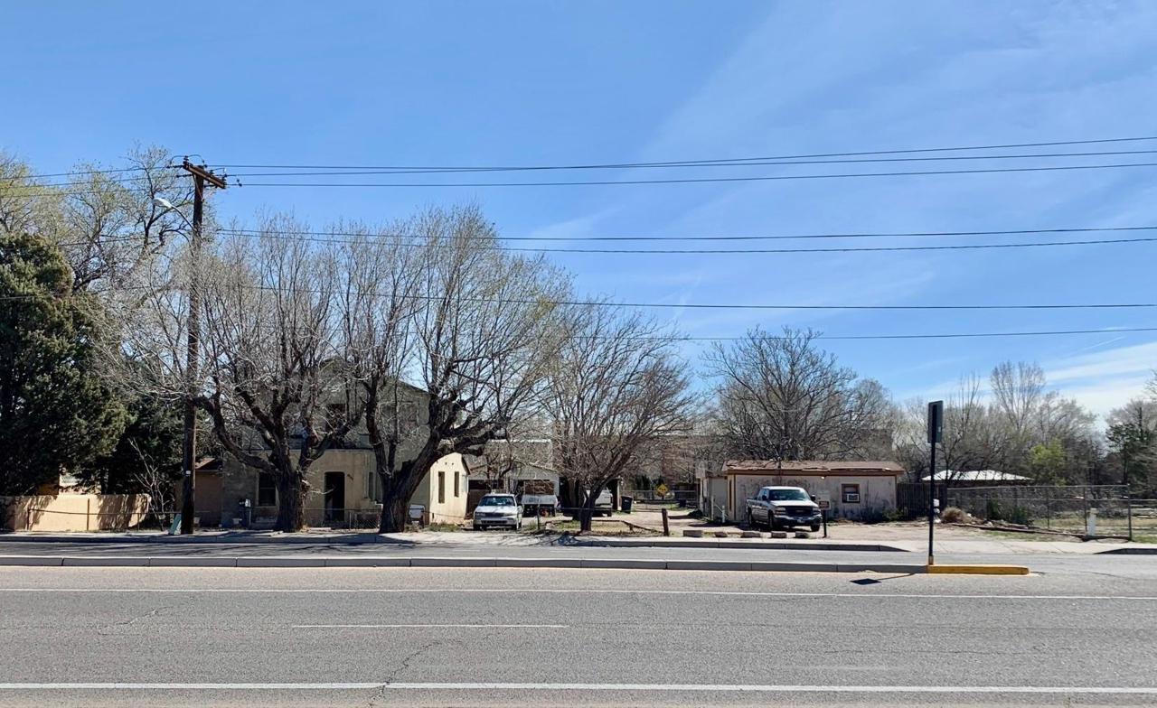 1620 Isleta Boulevard - Photo 1