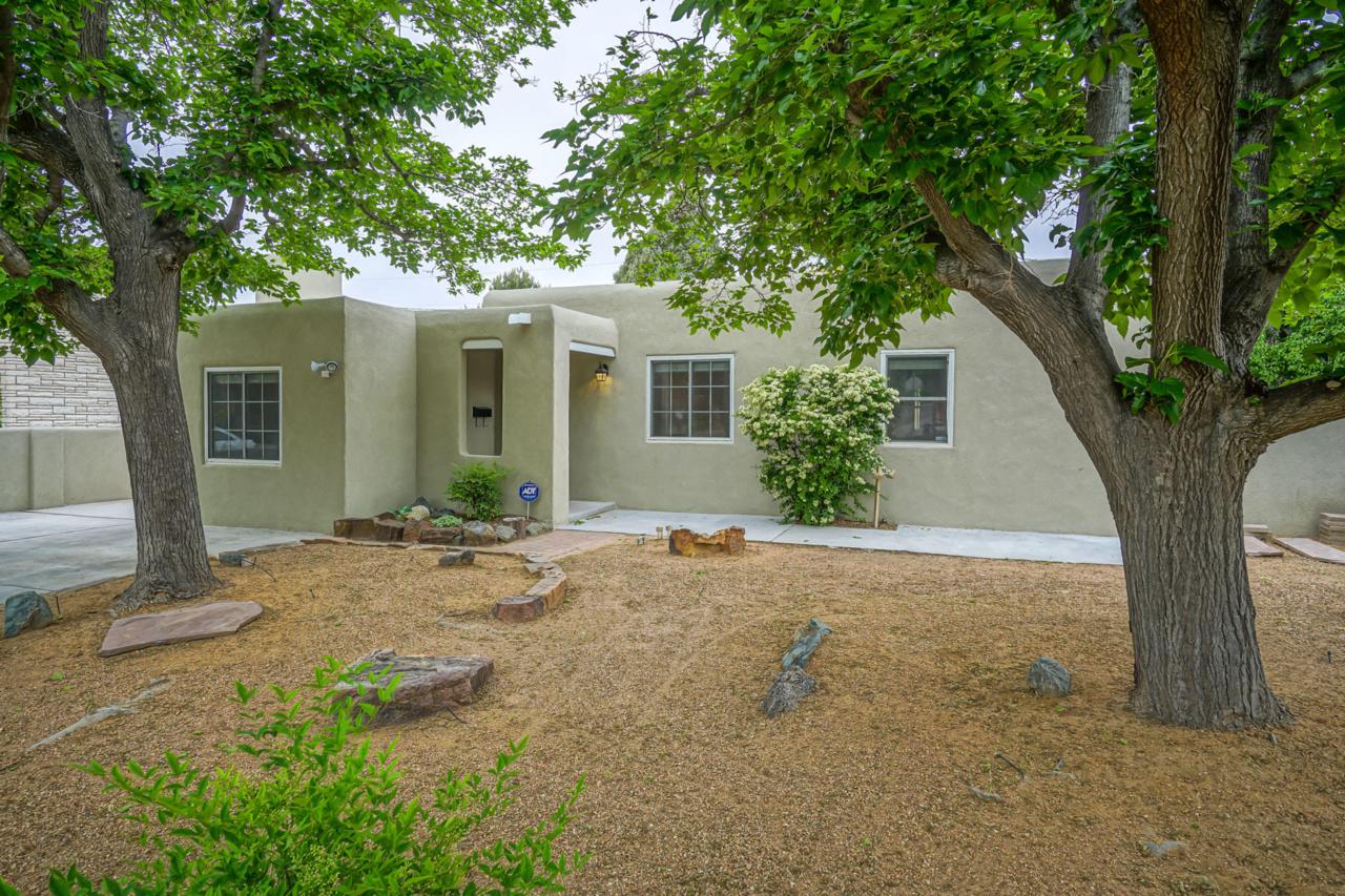 1105 Lafayette Drive - Photo 1