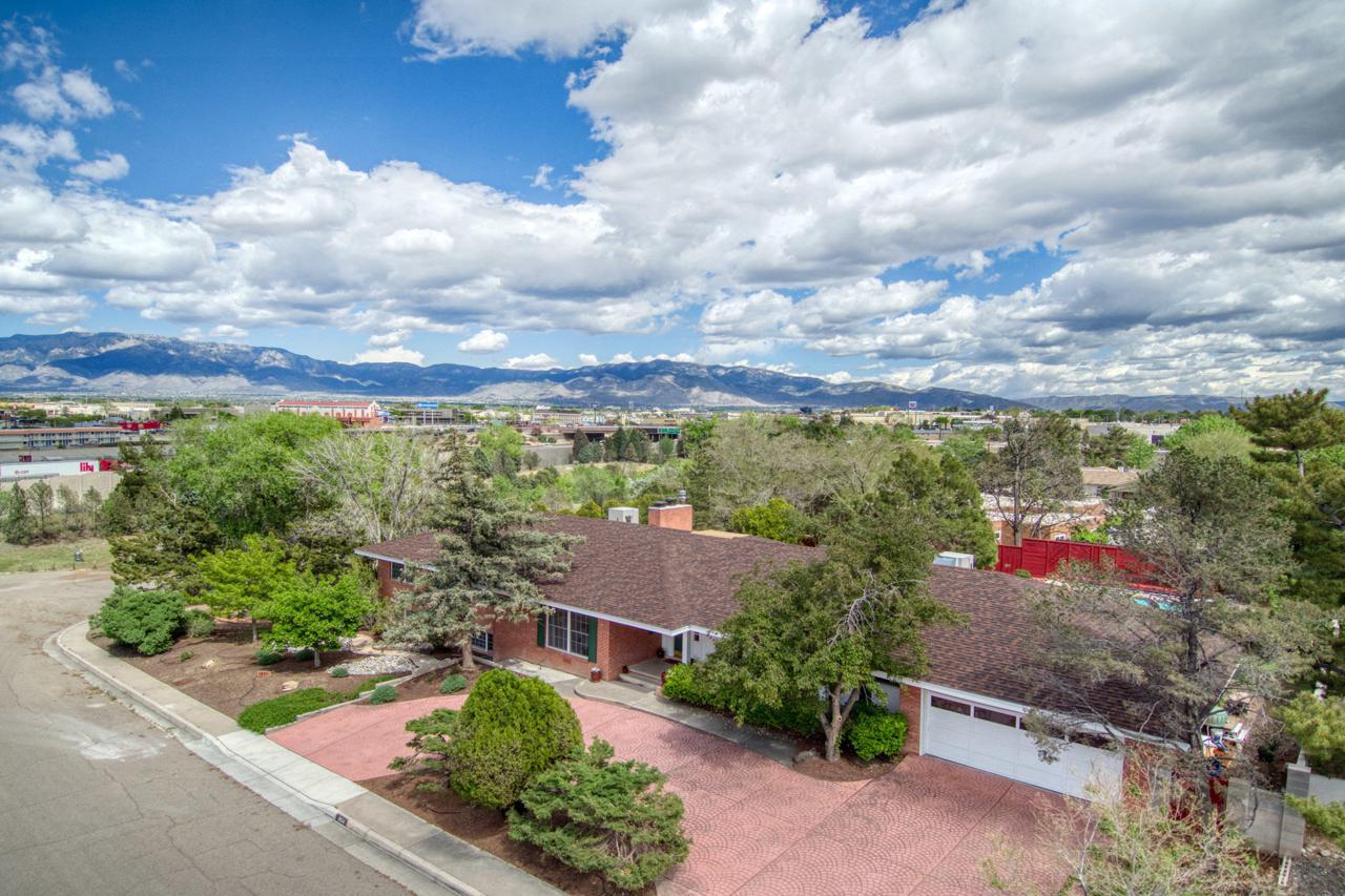 1824 Lafayette Drive - Photo 1