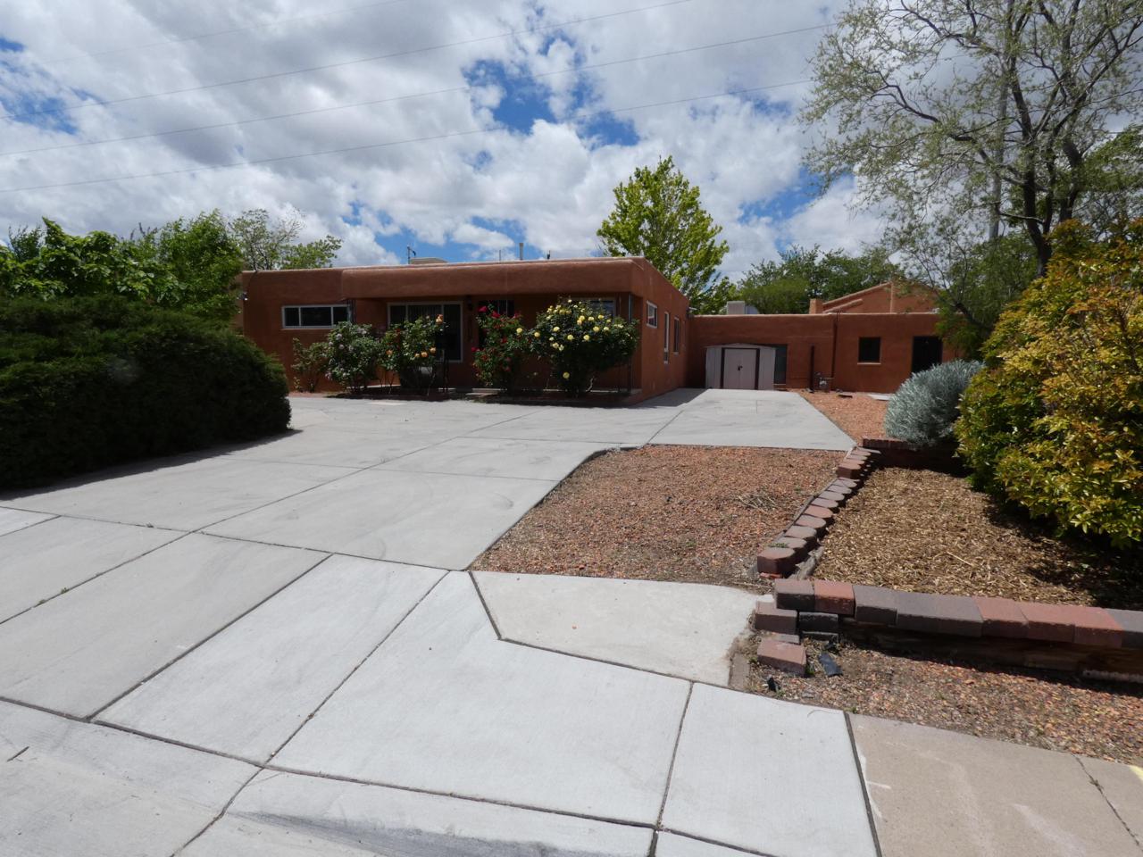 1039 Girard Boulevard - Photo 1