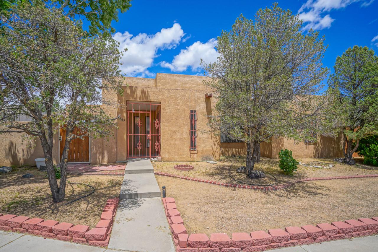 7309 Lynwood Drive - Photo 1