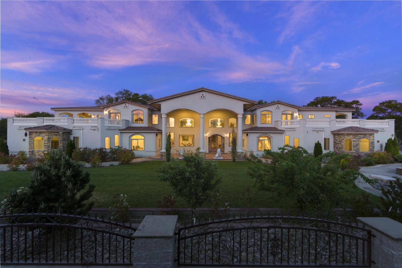 9460 Riverfront - Photo 1